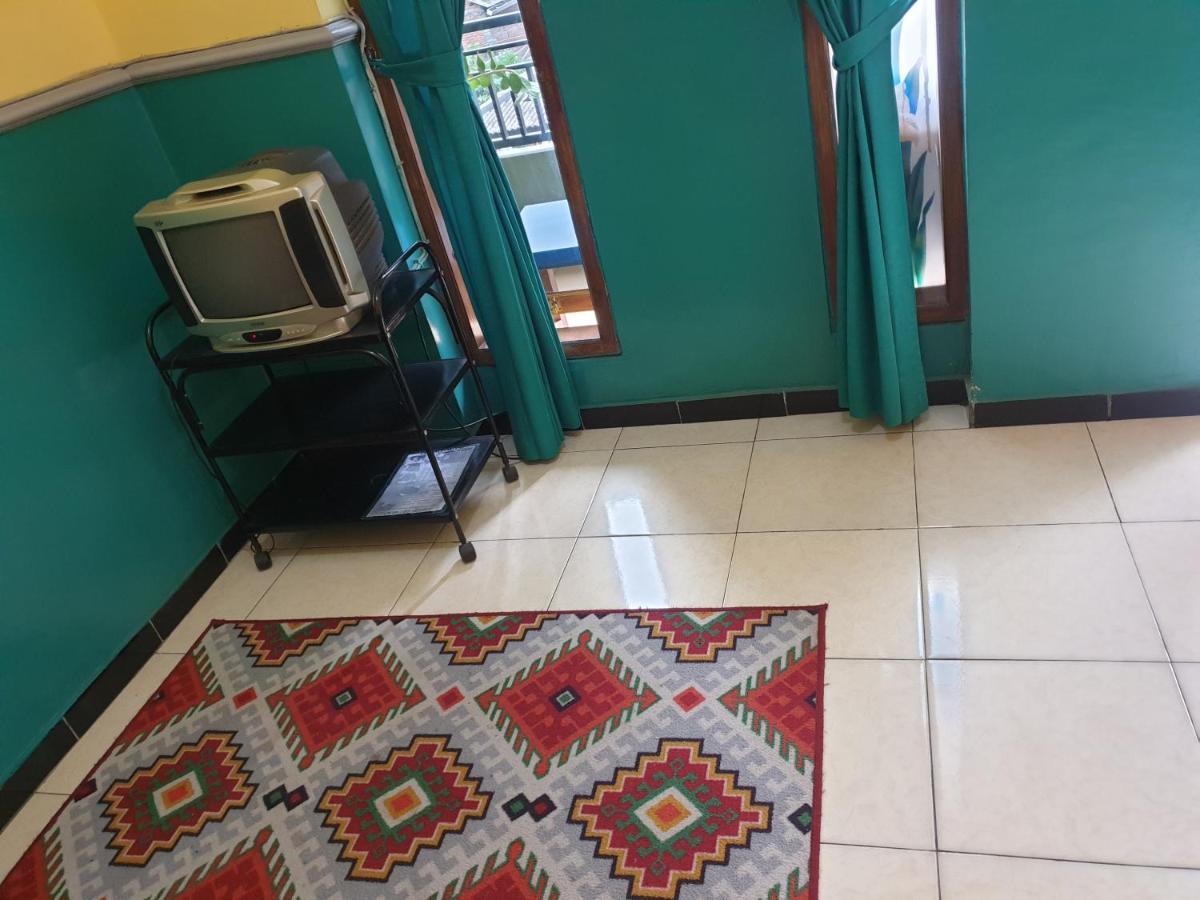 Villa Bukit Cemara Songgoriti Екстер'єр фото